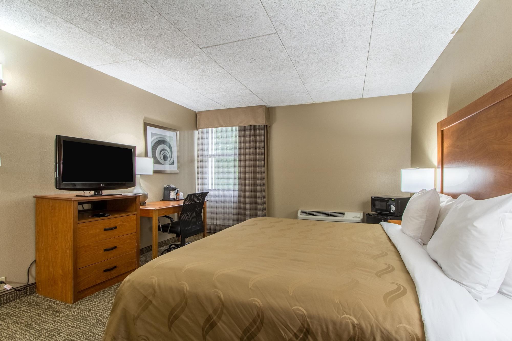 Econo - Cleveland East Hotel 2*