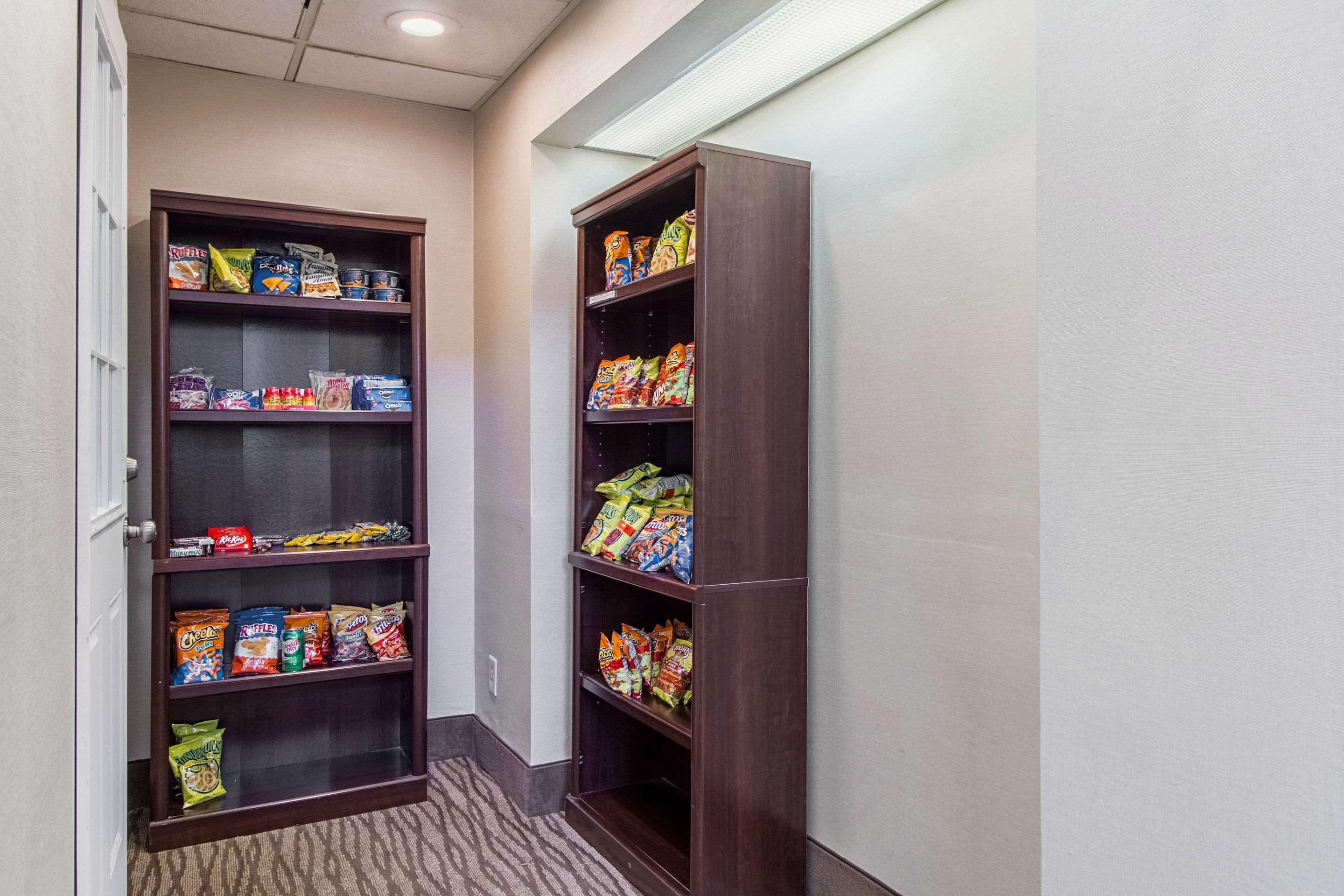 Hotel Econo - Cleveland East 2*
