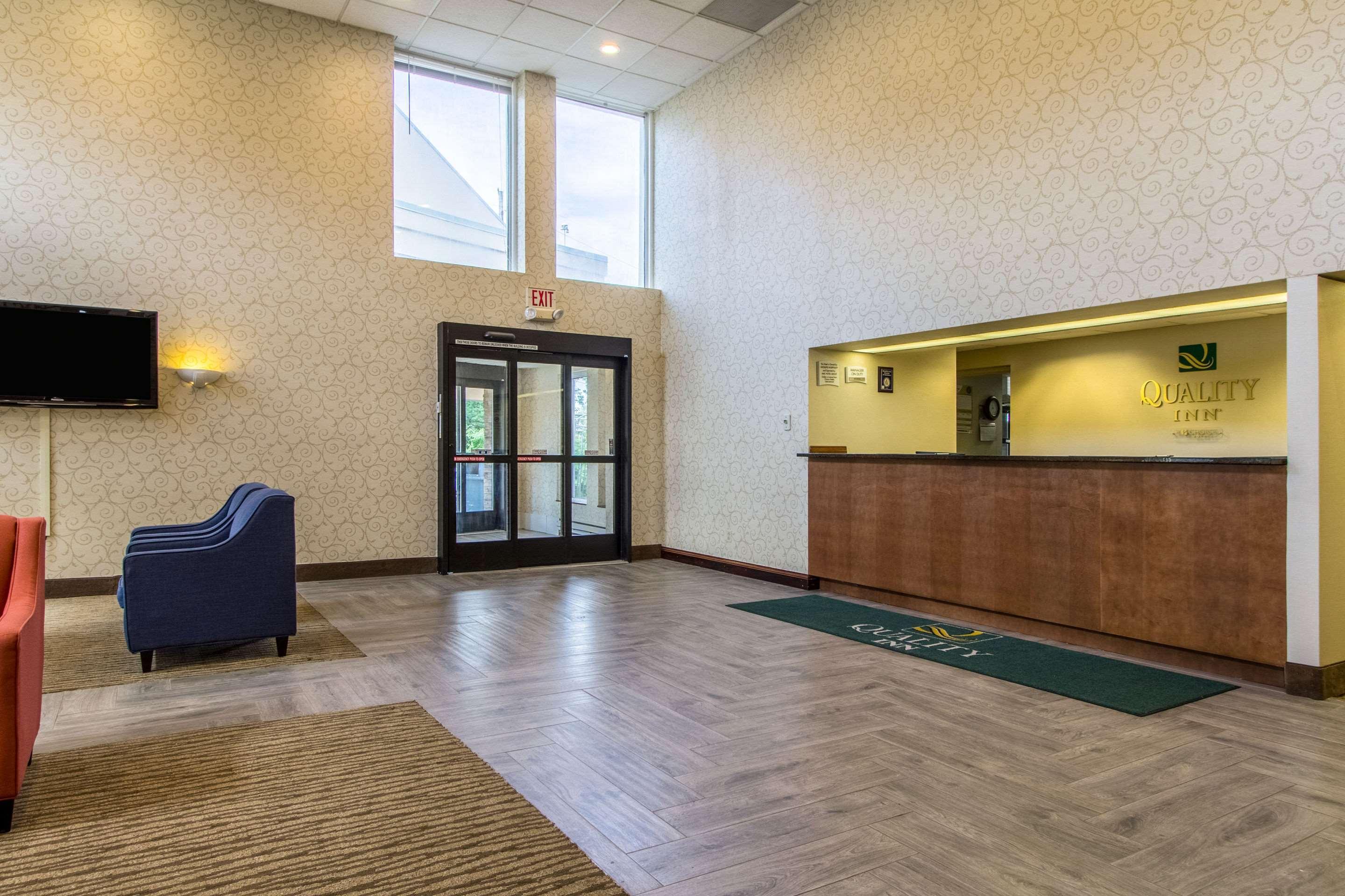 Hotel Econo - Cleveland East