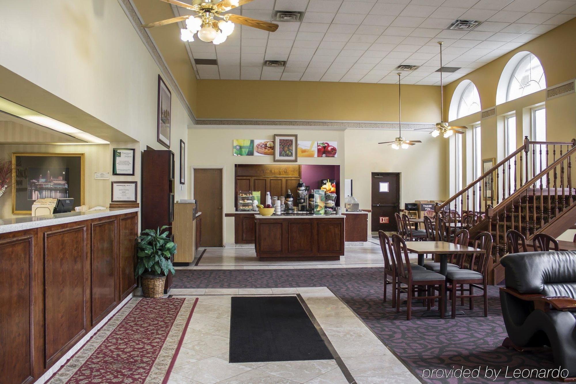 Hotel Econo - Cleveland East 2*